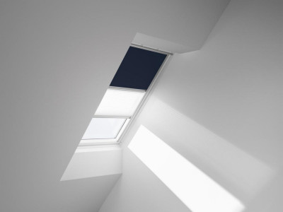 Store occultant-tamisant Duo DFD MK06 1100S pour fenêtre de toit MK06 manuel bleu foncé + plissé blanc 78 x 118 cm VELUX