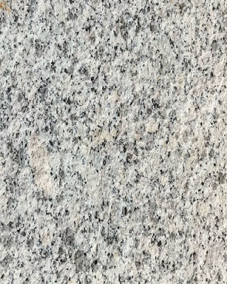 Palissade granit gris clair grain fin toutes faces flammées sciées 120 x 10 x 25 cm SEPA