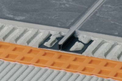 Profilé pour joint de fractionnement Dilex-BWS pose collée noir graphite 2,50 mx10 mm SCHLUTER SYSTEM