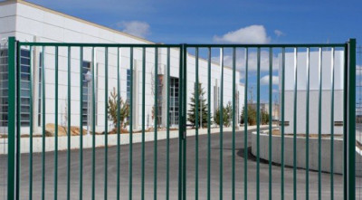 PORTAIL PIVOTANT UNIVERSEL BARREAUDE 2M HT 1,5M VERT FORLAM