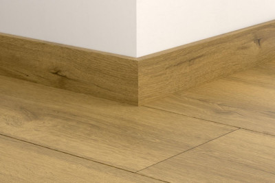 Plinthe standard à bords droits pour sol stratifié 5792 - chêne miel brun - L. 2,4 m - 12x58 mm QUICK STEP