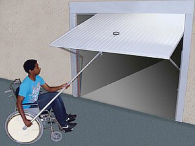 Kit pour porte basculante accès aux personnes à mobilité réduite Novoferm