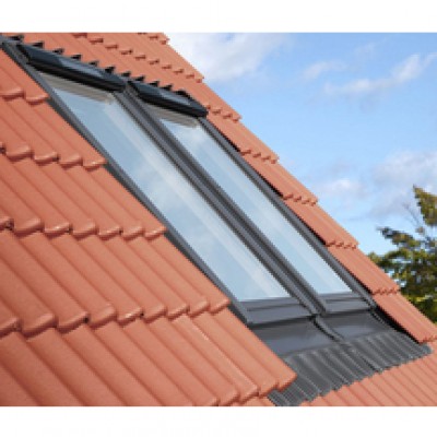 Raccord sur tuile rouge 78x118cm VELUX