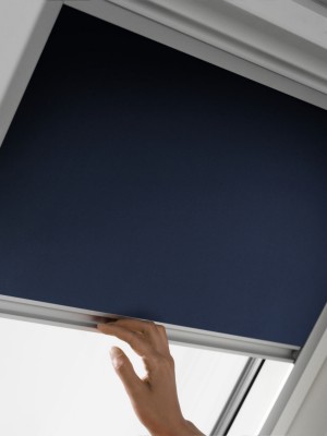 Store d'occultation bleu marine NG F10 94x160cm VELUX