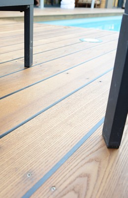 Lame de terrasse frêne thermo chauffe THT A/B rainurée fixation traditionnelle 21x140x2400mm
