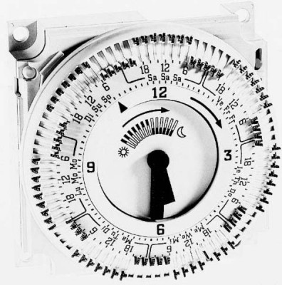Horloge journalière analogique commutation embrochable SIEMENS