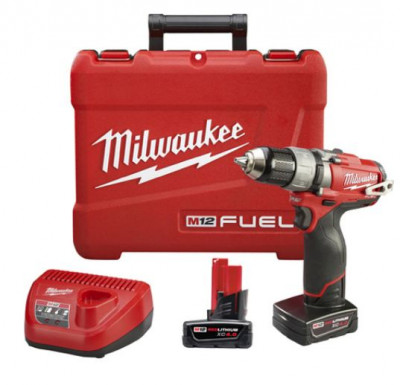 Perceuse visseuse fuel M12CDD402C 13 mm 12 V 4,0 Ah MILWAUKEE
