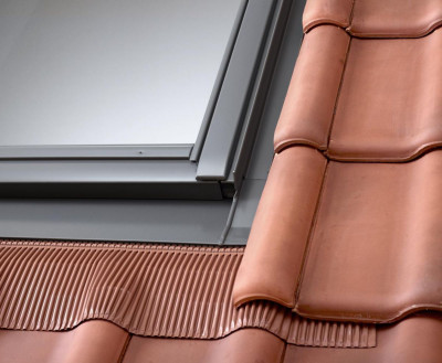 Raccord EDJ pour fenêtre de toit MK06 rouge pose encastrée sur tuiles 78 x 118 cm VELUX