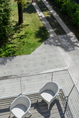 Pavé Montréal grenaillé brossé titane épaisseur 6 cm FABEMI